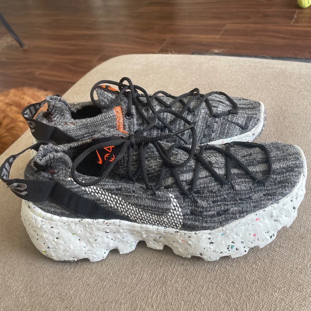 Nike space hippie 04 tennis shoes